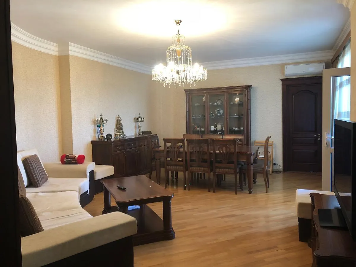 בית הארחה טביליסי Only Female T Guesthouse גאורגיה