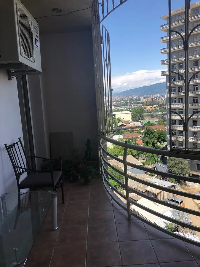 טביליסי Only Female T Guesthouse בית הארחה